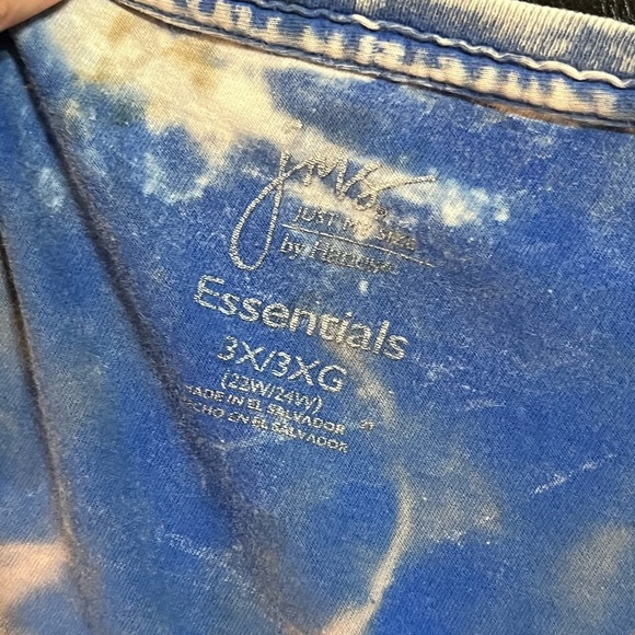 Distressed Tee - Picture 4 of 4